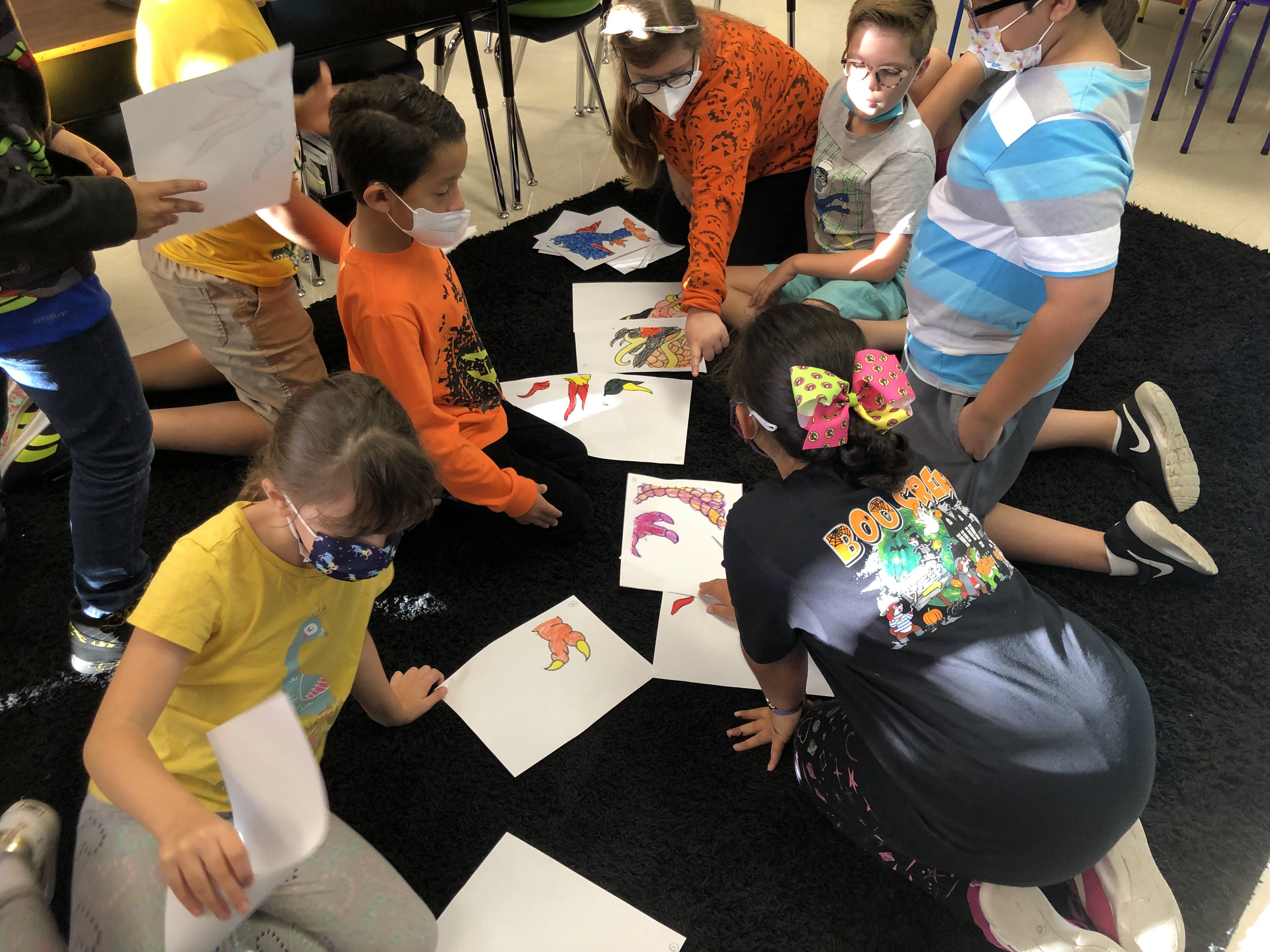 Students drawing pictures