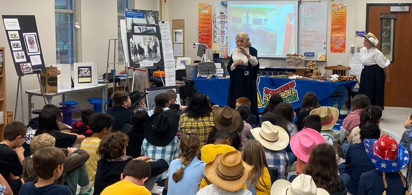 Helotes Bulldogs learning about Texas history from the Northside Museum