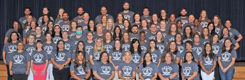 A portrait of Murnin Elementary school's staff and teachers