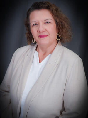 Professional portrait of Dora Timbers