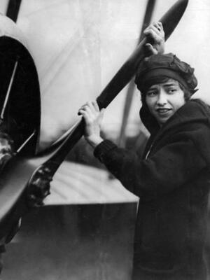 Katherine Stinson and her plane