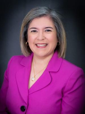 Headshot of Liza Pesina
